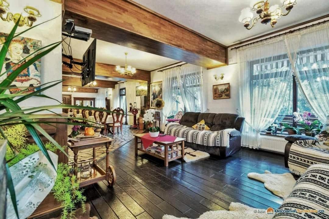 Hotel Casa Baciu Fundu Moldovei Esterno foto