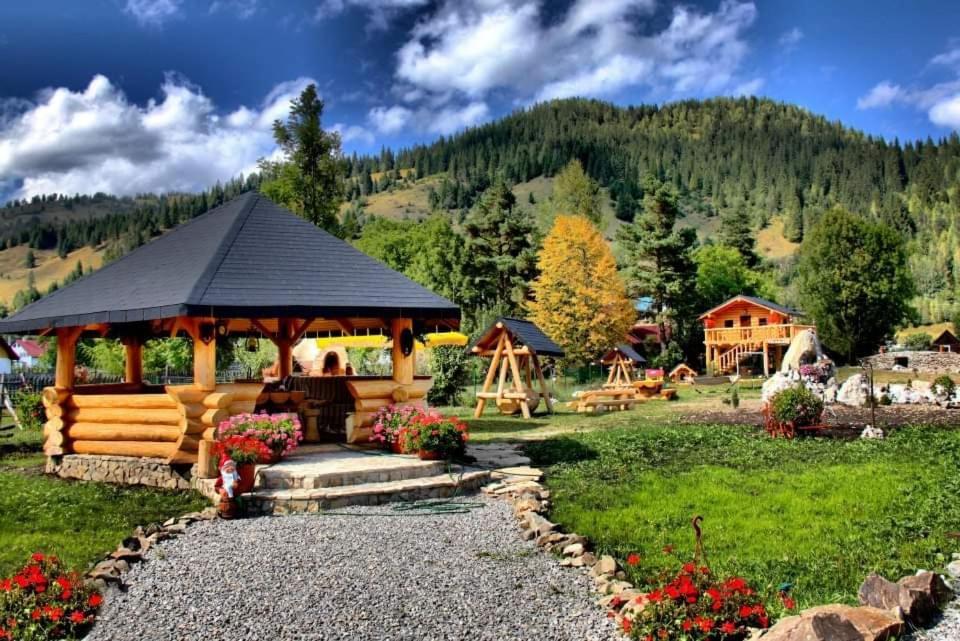 Hotel Casa Baciu Fundu Moldovei Esterno foto