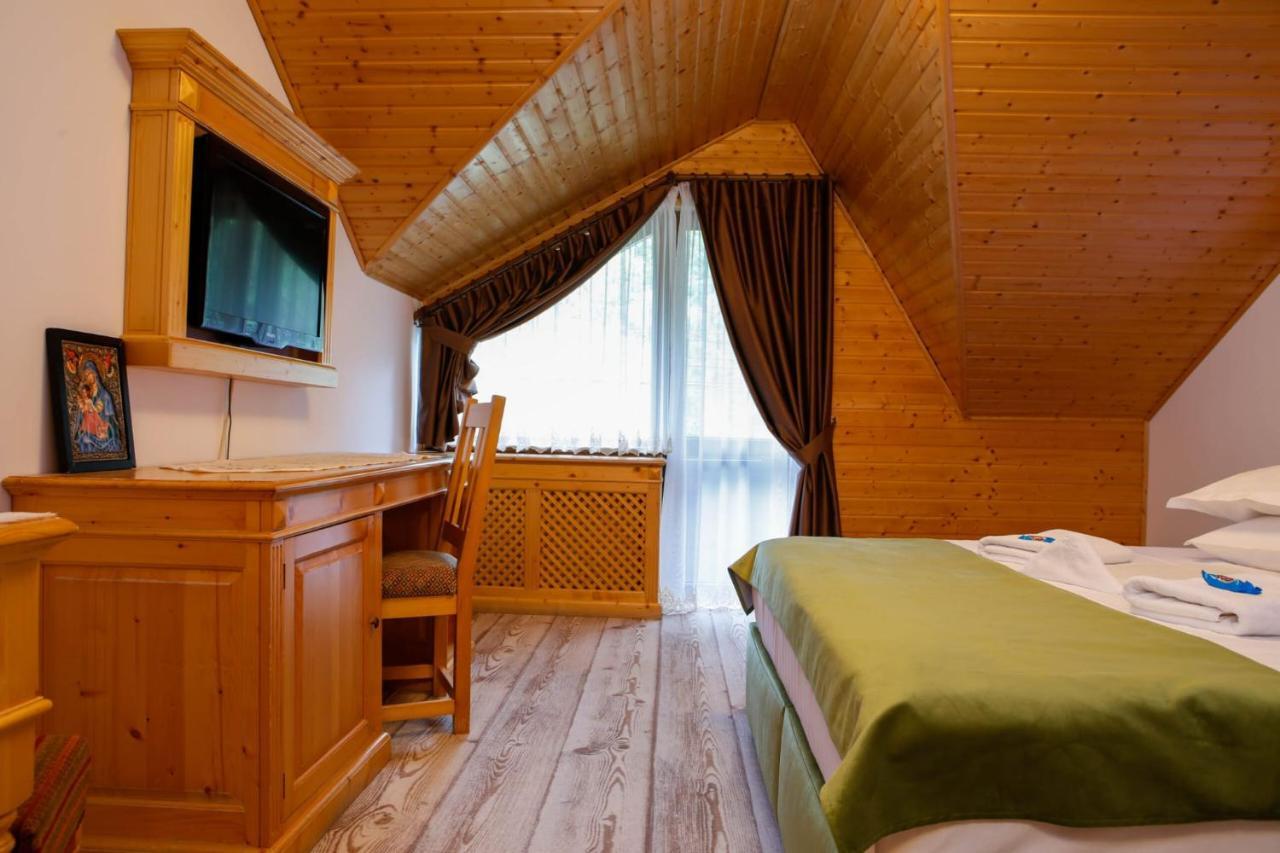 Hotel Casa Baciu Fundu Moldovei Esterno foto