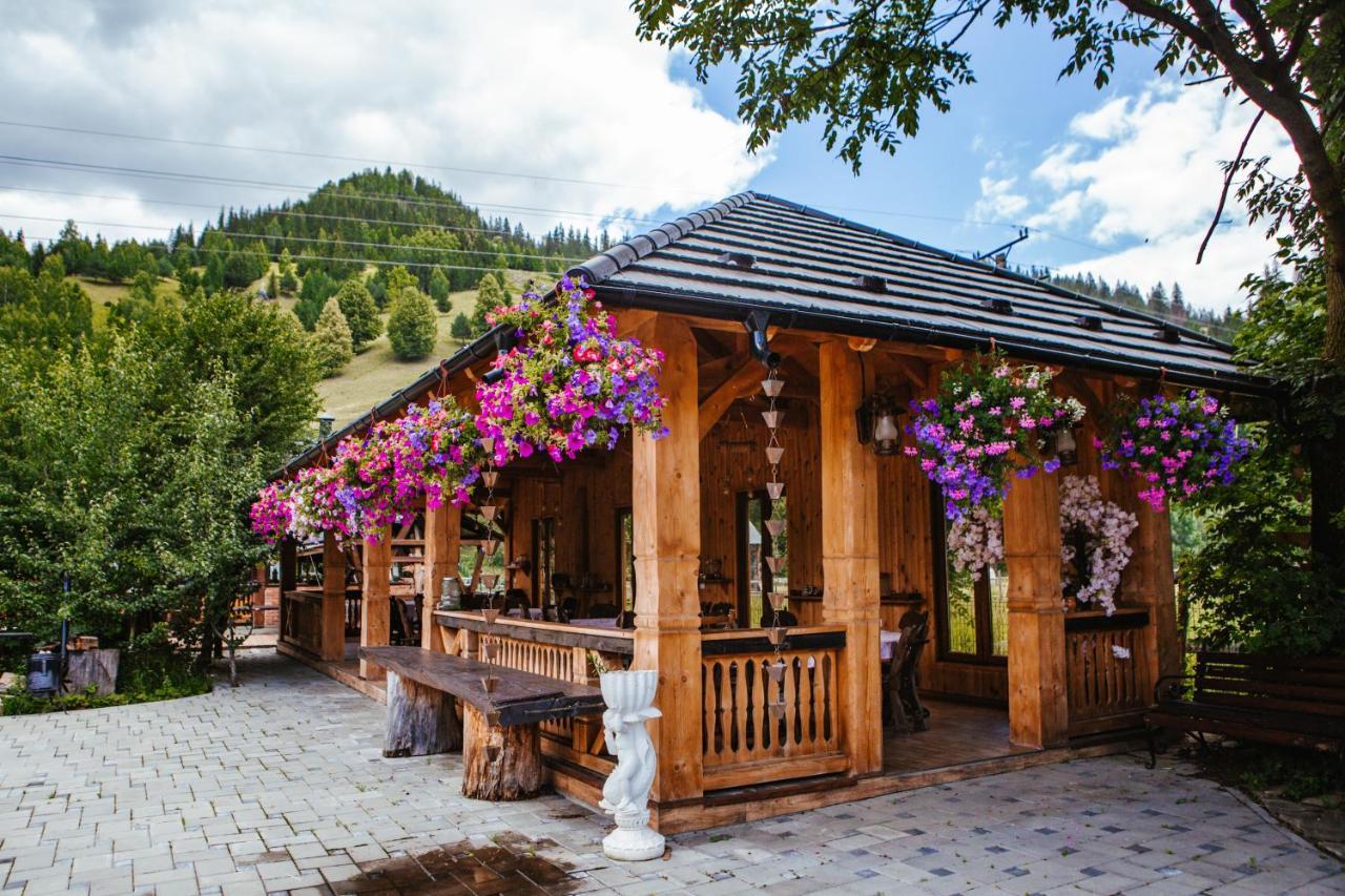 Hotel Casa Baciu Fundu Moldovei Esterno foto