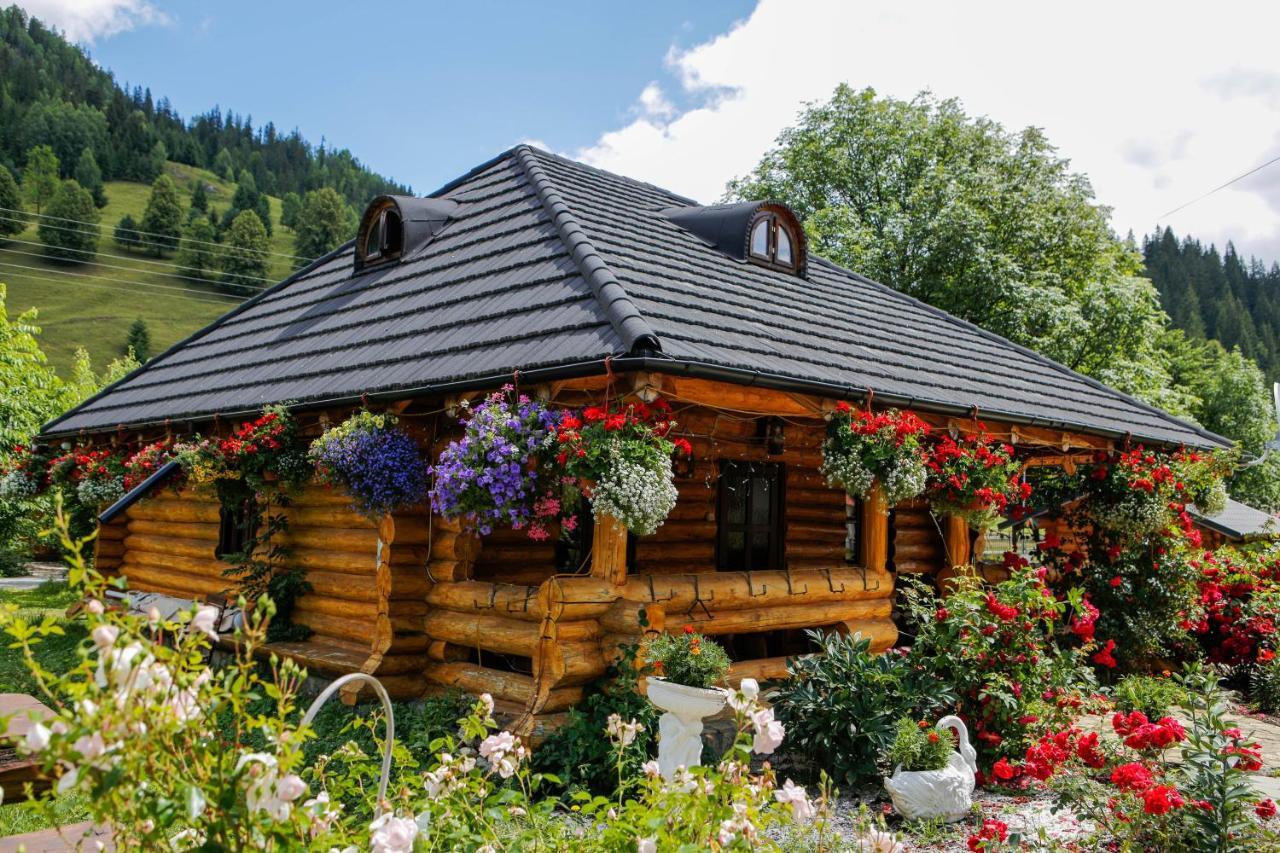 Hotel Casa Baciu Fundu Moldovei Esterno foto