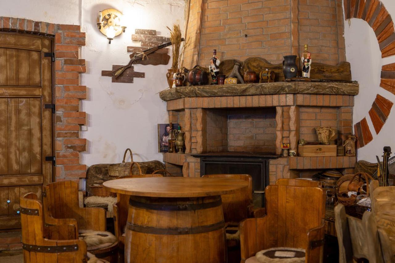 Hotel Casa Baciu Fundu Moldovei Esterno foto